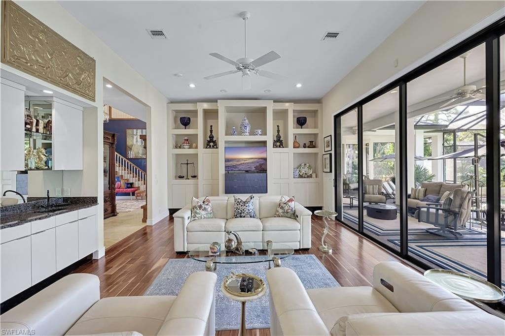 CREEKSIDE - Residential