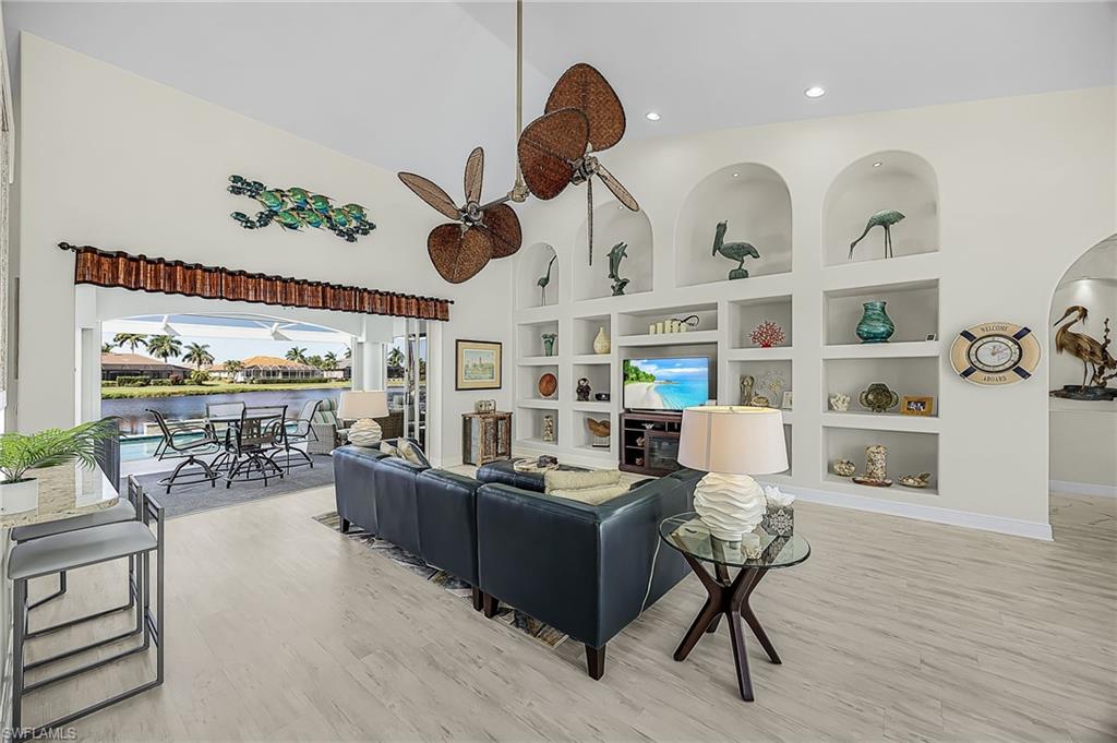ROYAL TEE COUNTRY CLUB ESTATES - Residential