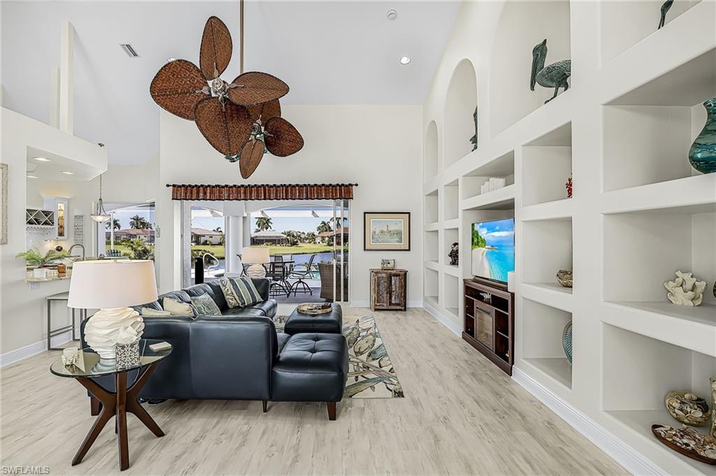 ROYAL TEE COUNTRY CLUB ESTATES - Residential