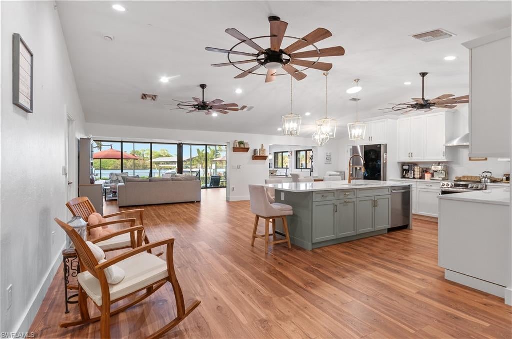 RIVER FOREST ISLAND - Residential