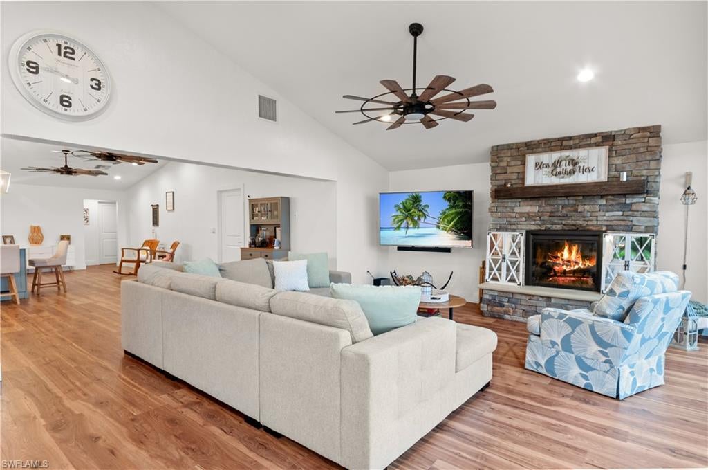 RIVER FOREST ISLAND - Residential