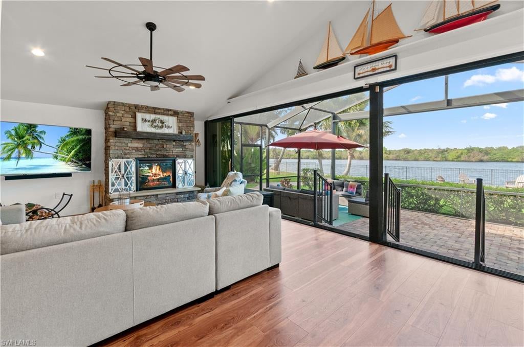 RIVER FOREST ISLAND - Residential