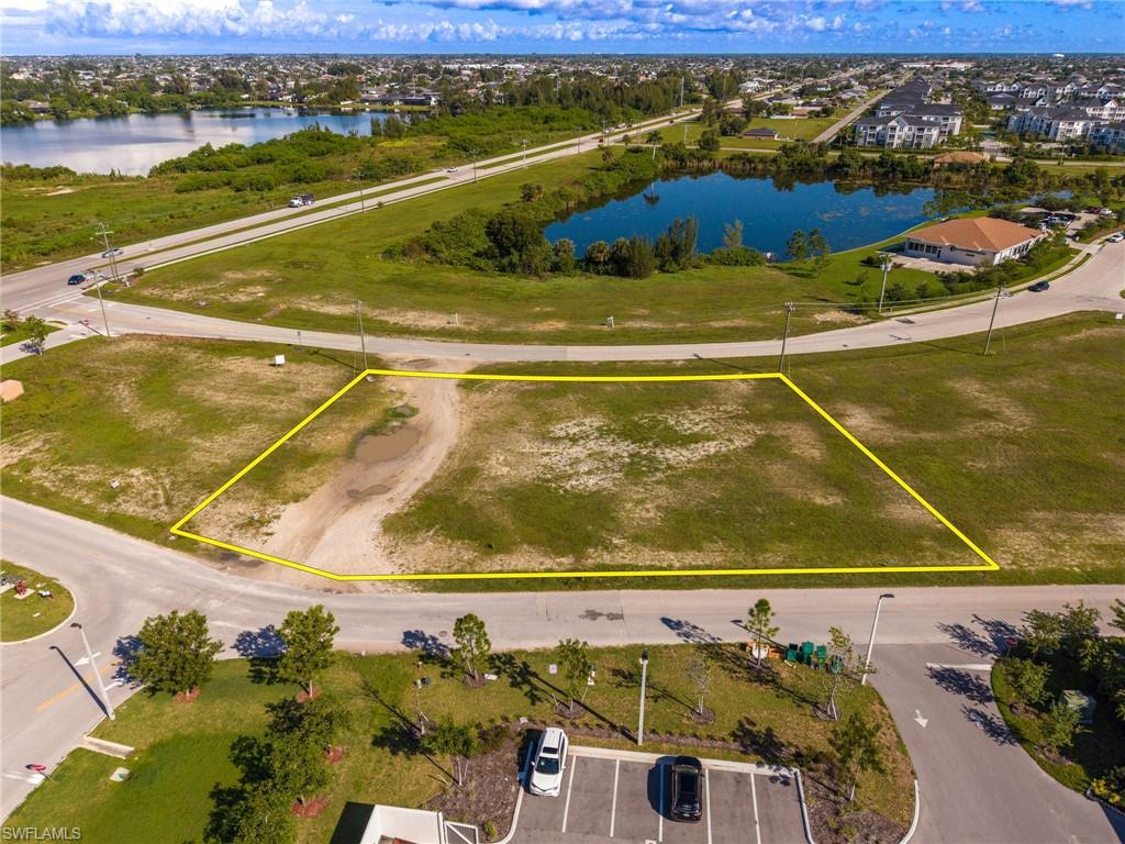 CAPE CORAL - Land
