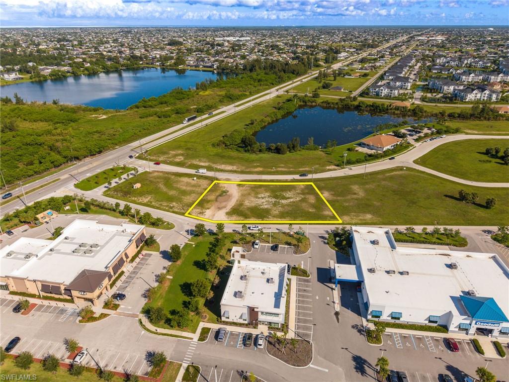 CAPE CORAL - Land