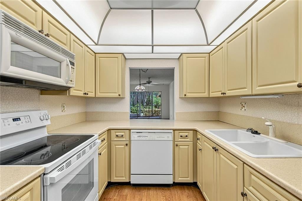 FOREST LAKES - Residential