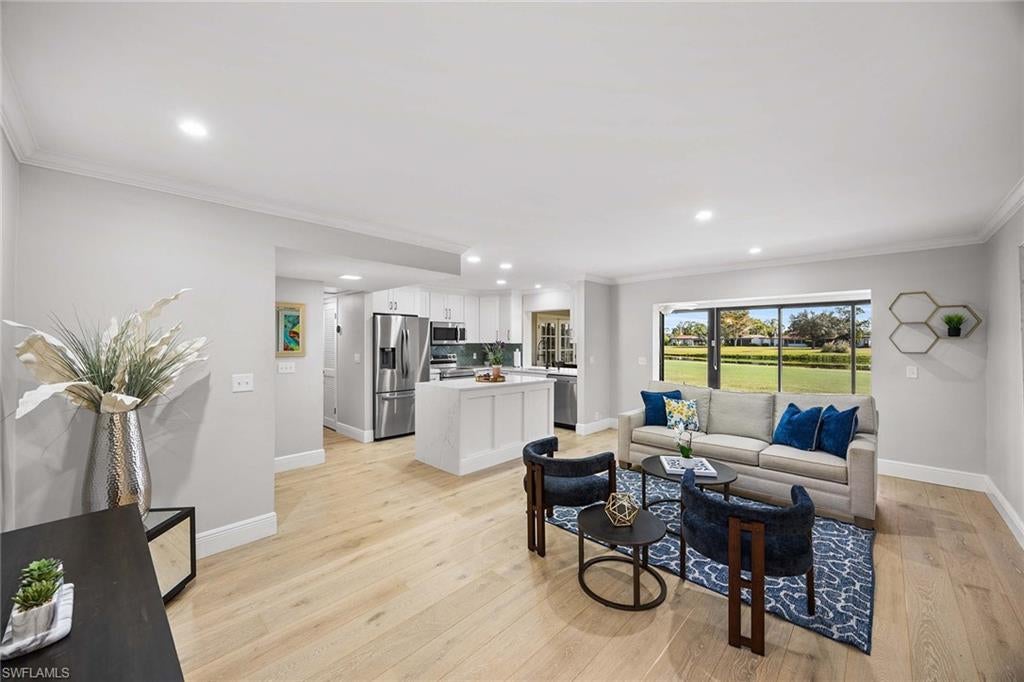 LAKEWOOD VILLAS - Residential