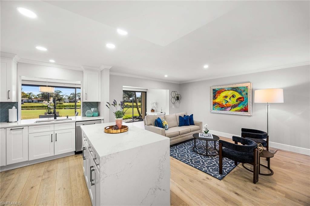 LAKEWOOD VILLAS - Residential
