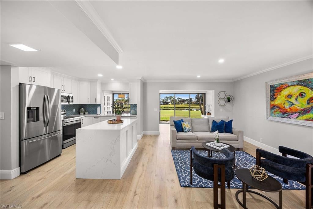 LAKEWOOD VILLAS - Residential