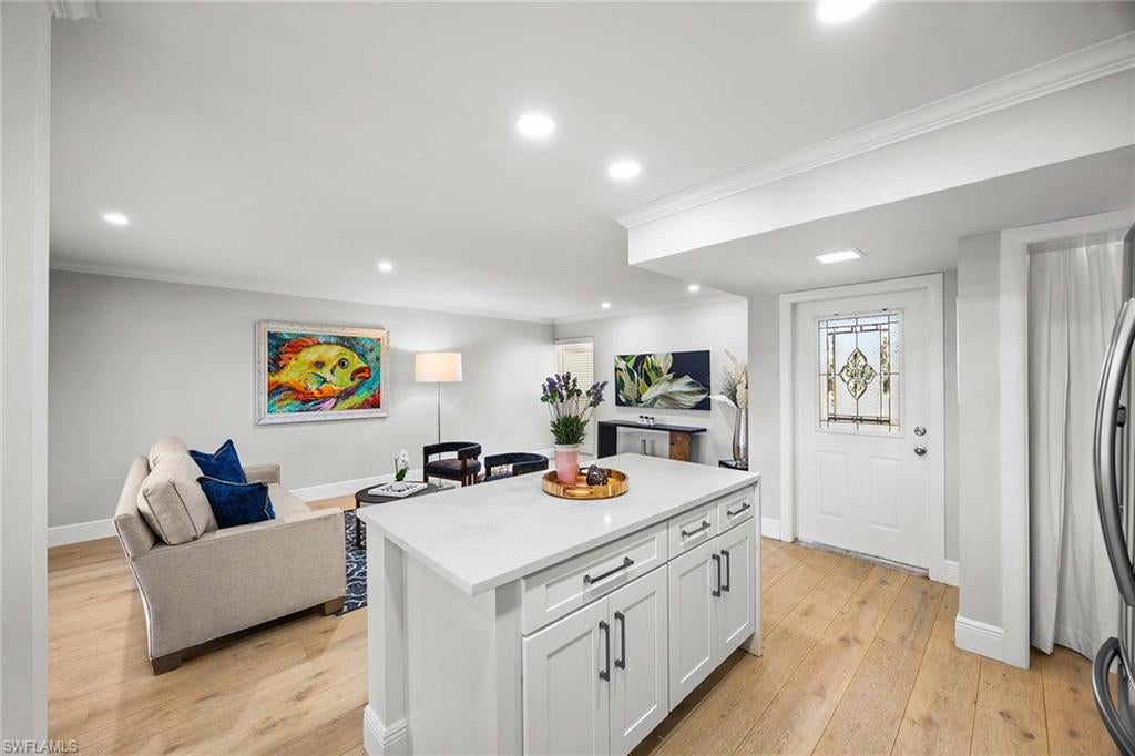 LAKEWOOD VILLAS - Residential