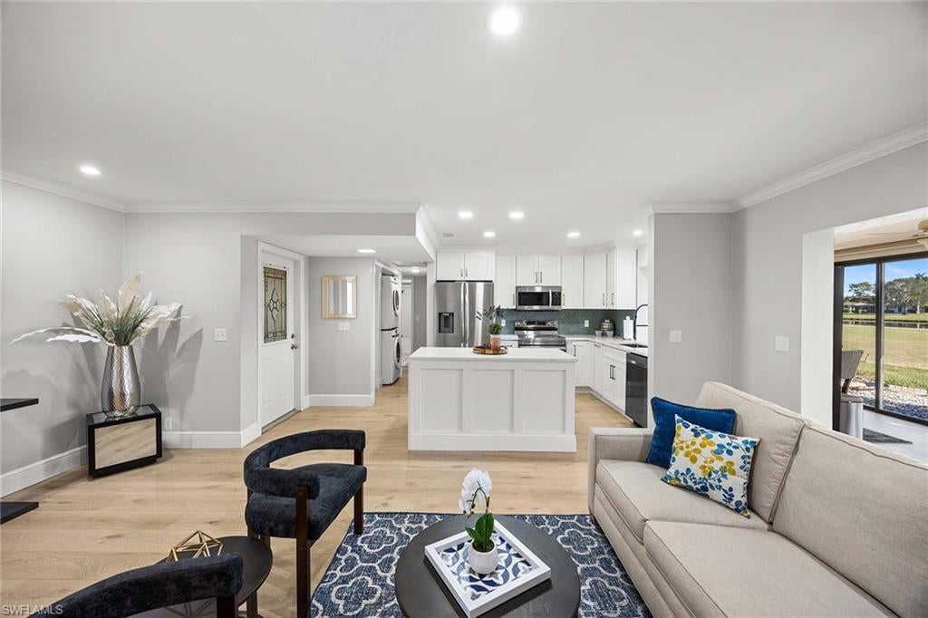 LAKEWOOD VILLAS - Residential