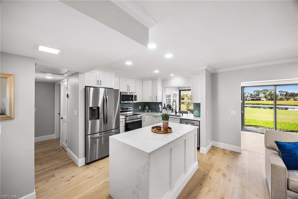 LAKEWOOD VILLAS - Residential
