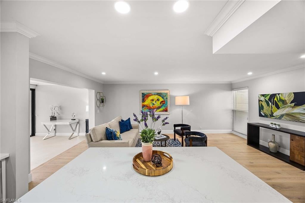 LAKEWOOD VILLAS - Residential