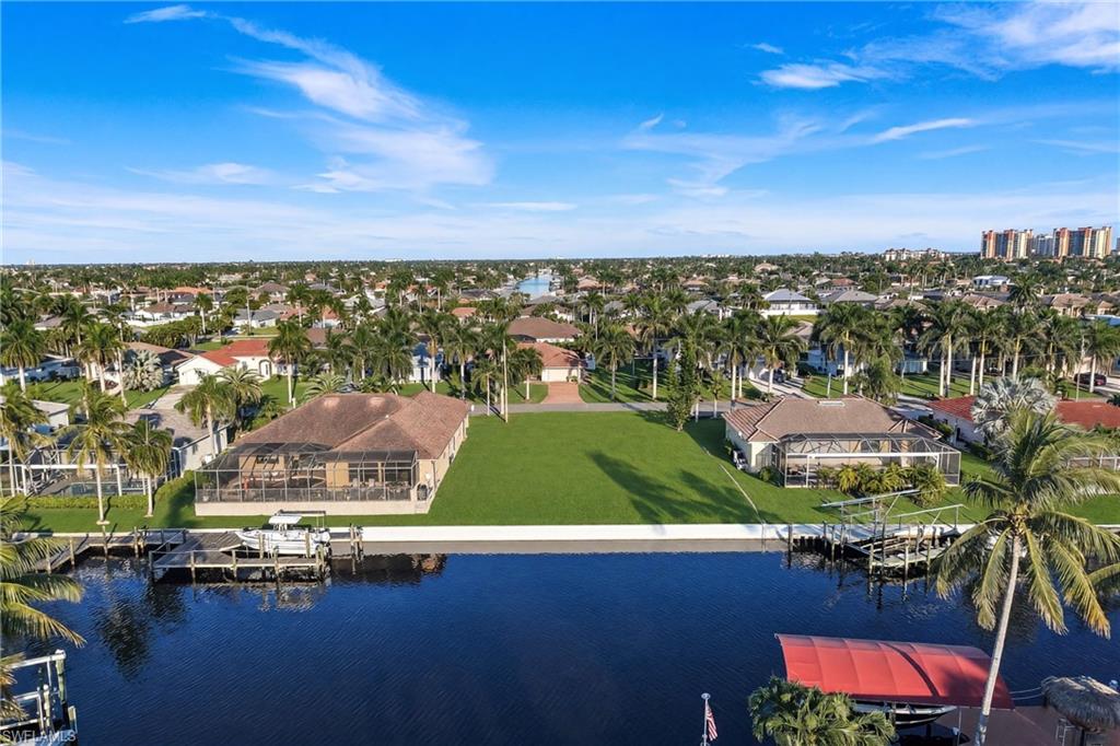 CAPE CORAL - Land