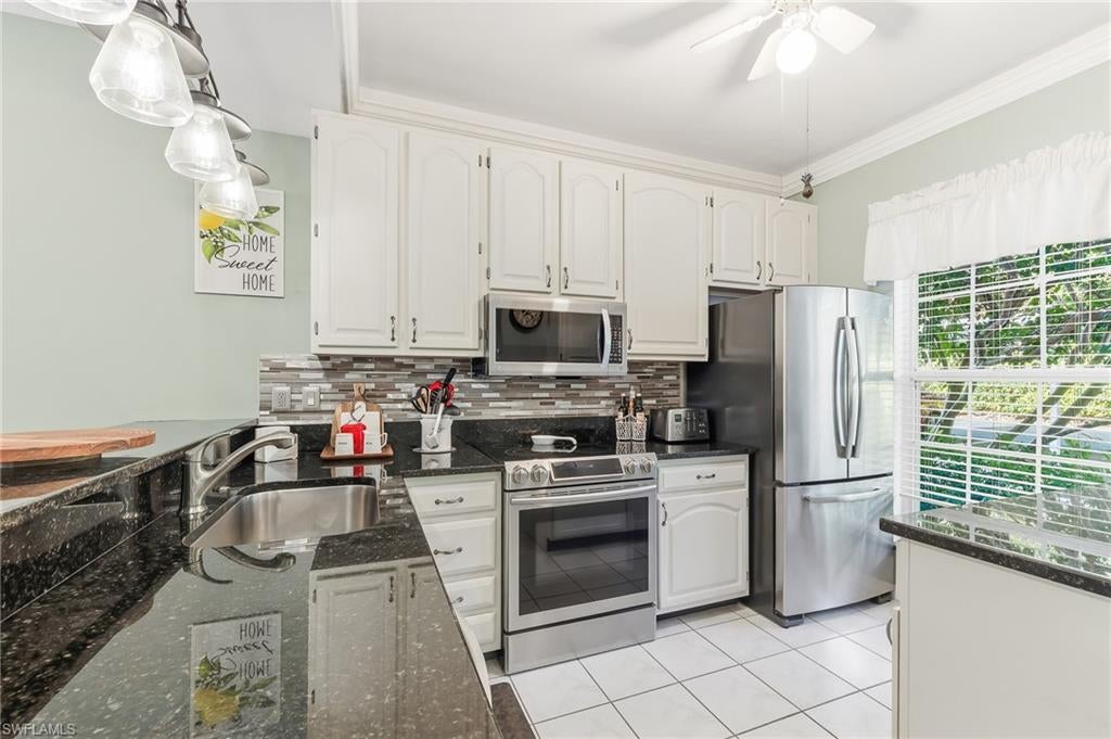 TWELVE OAKS - Residential Lease