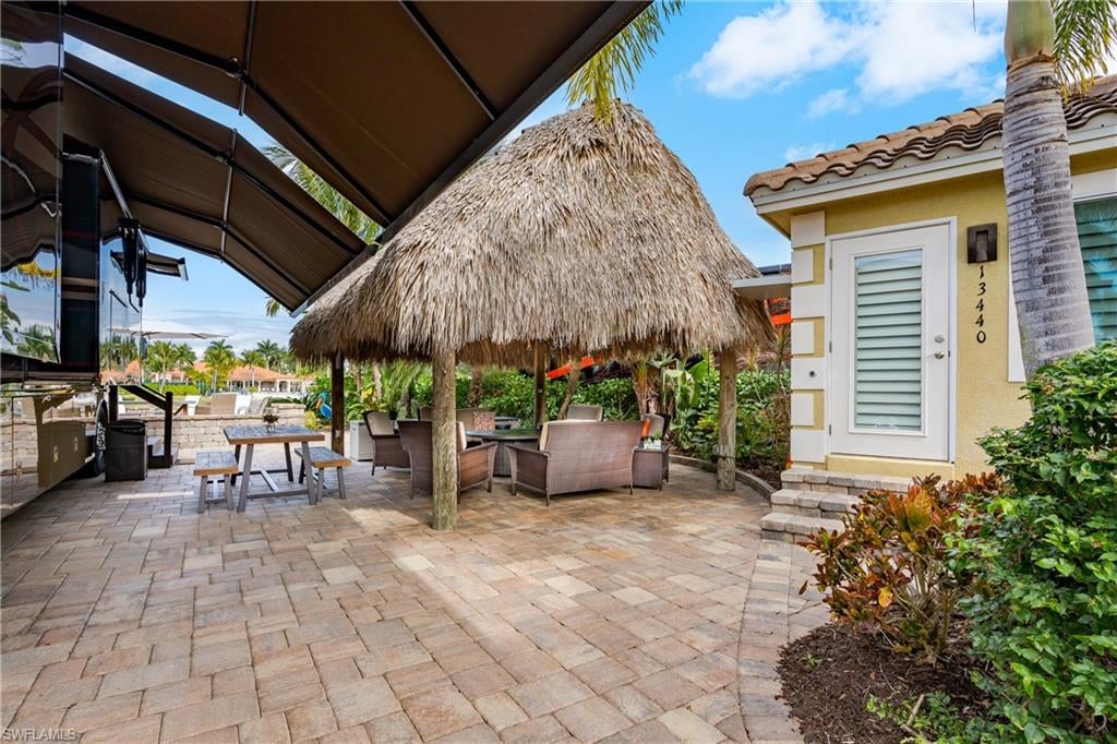 NAPLES MOTORCOACH RESORT - Land