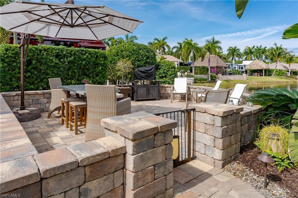 NAPLES MOTORCOACH RESORT - Land
