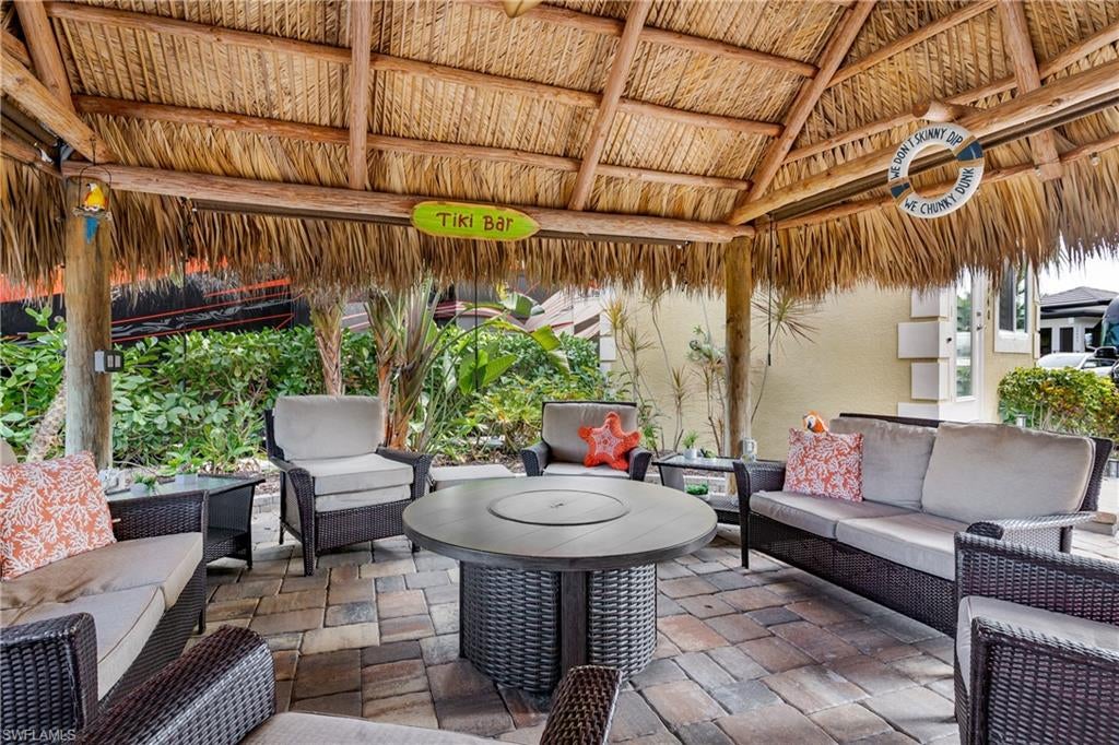 NAPLES MOTORCOACH RESORT - Land