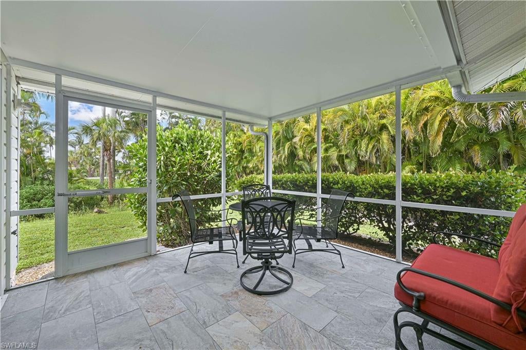 SIESTA PINES - Residential Income