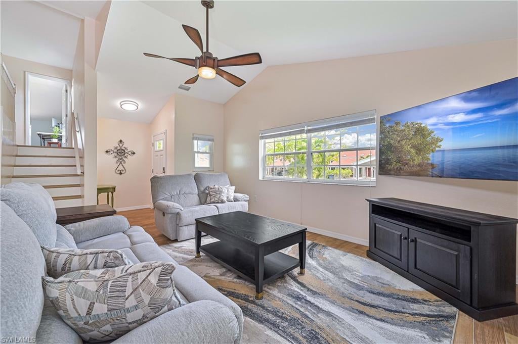SIESTA PINES - Residential Income