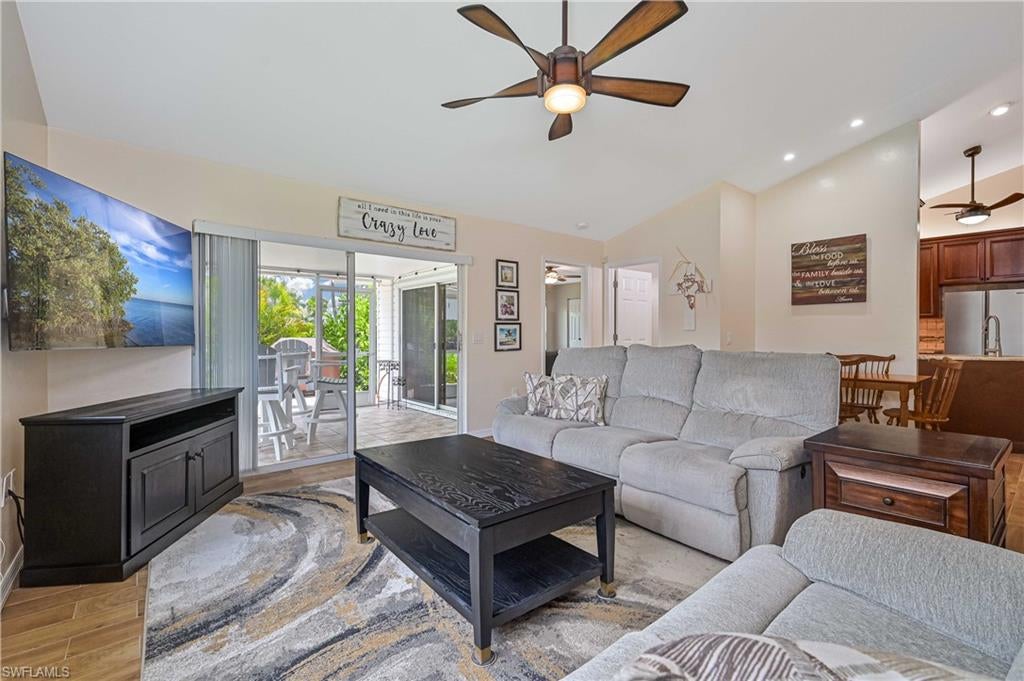 SIESTA PINES - Residential Income
