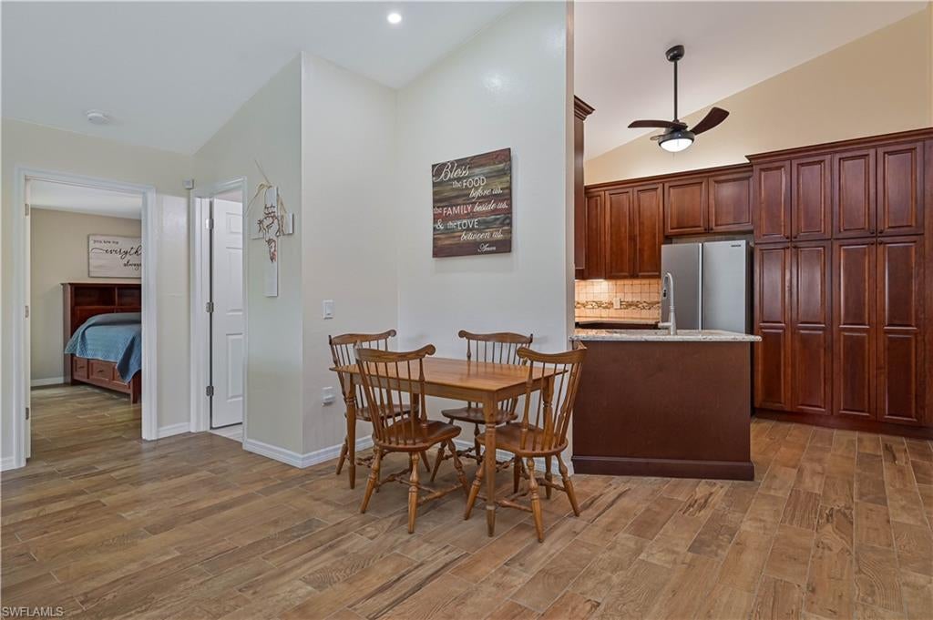 SIESTA PINES - Residential Income