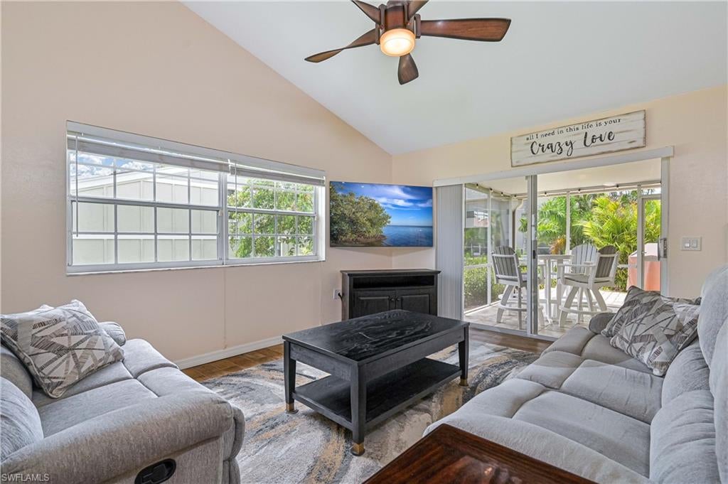 SIESTA PINES - Residential Income