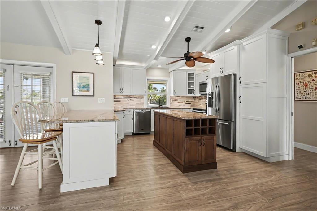 LEDFORD SHORES - Residential