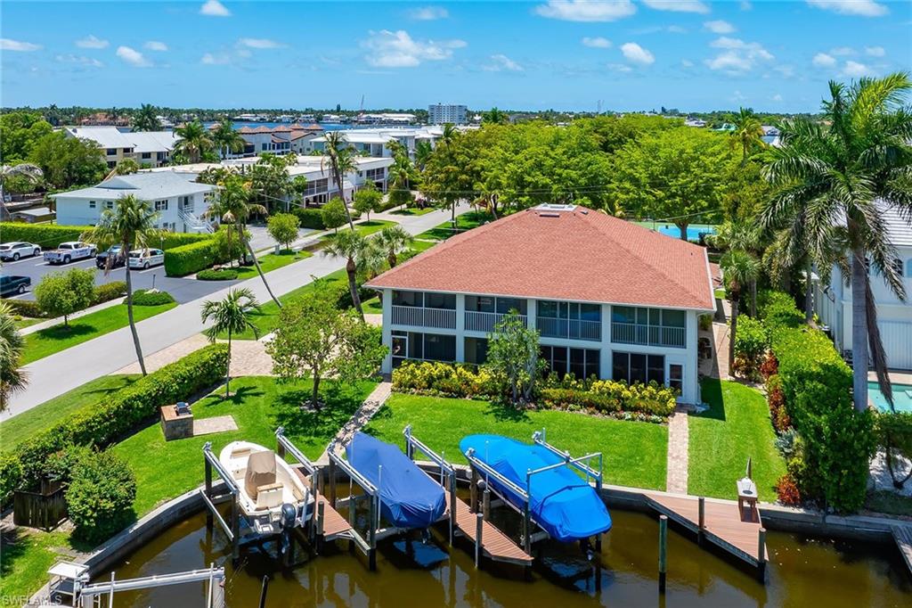 OYSTER BAY MANOR - Residential