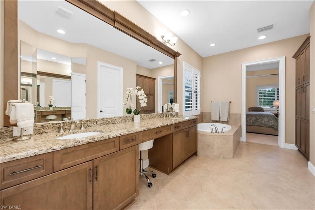 TWIN EAGLES - Residential