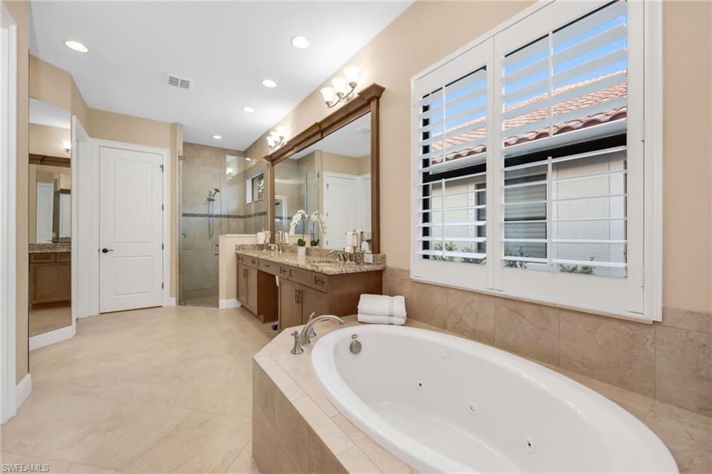 TWIN EAGLES - Residential