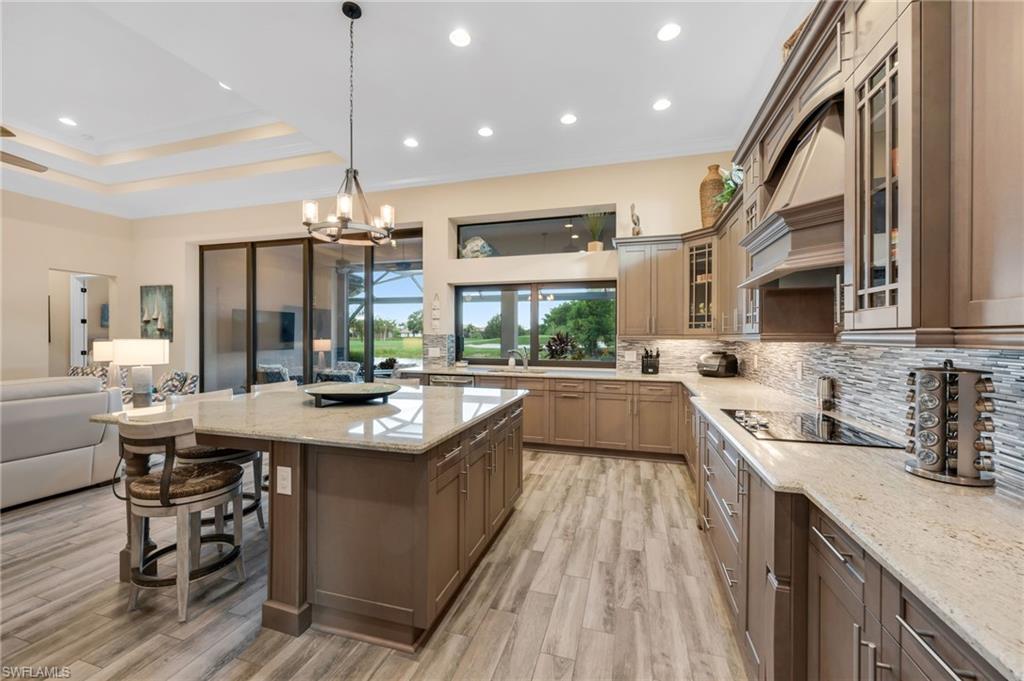 TWIN EAGLES - Residential