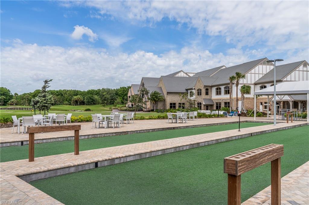 TWIN EAGLES - Residential