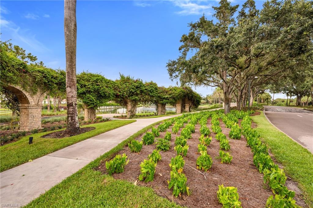 TWIN EAGLES - Residential