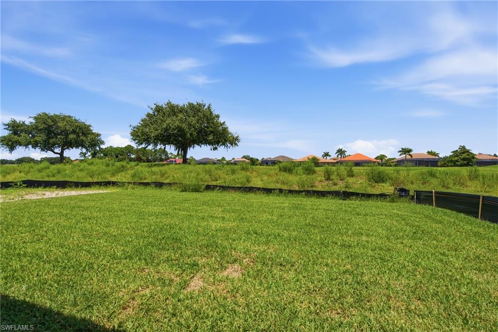 COUNTRY CLUB - Residential