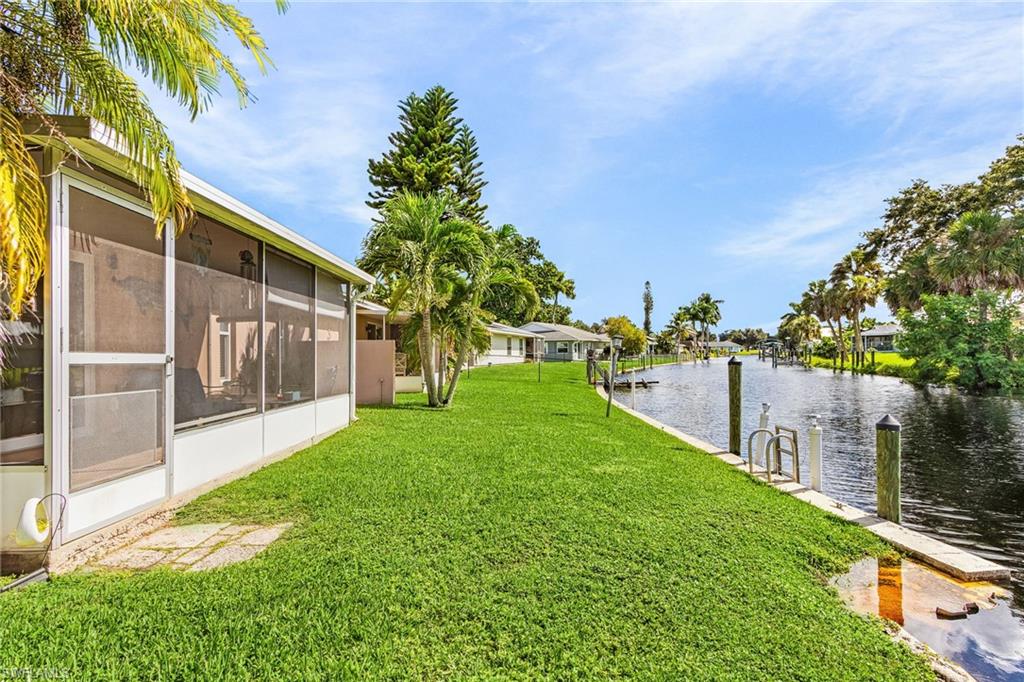 PARADISE SHORES - Residential Income
