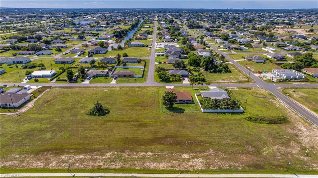CAPE CORAL - Land