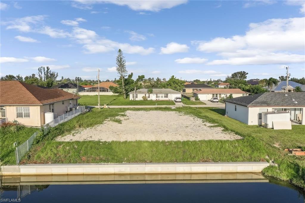 CAPE CORAL - Land