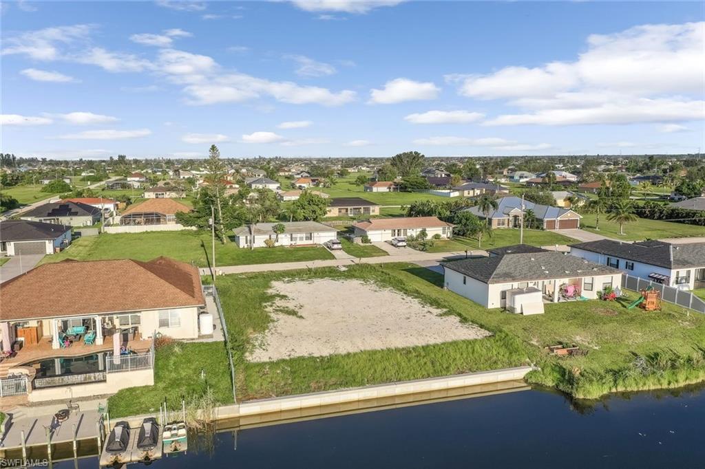 CAPE CORAL - Land