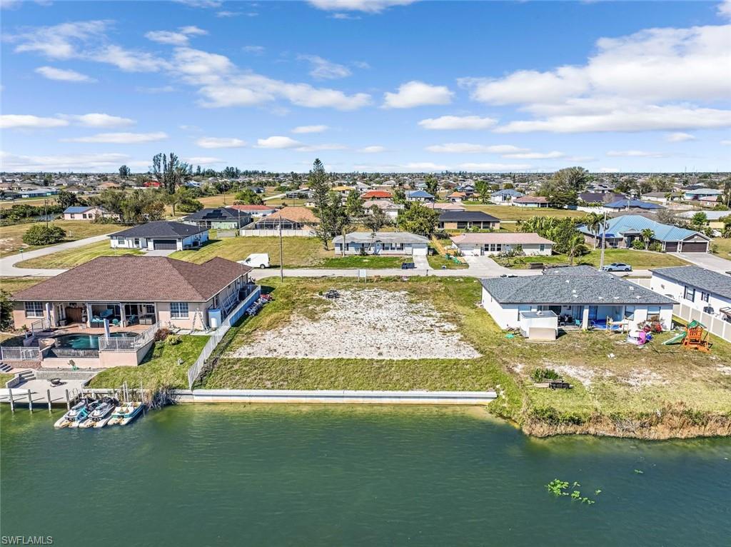 CAPE CORAL - Land