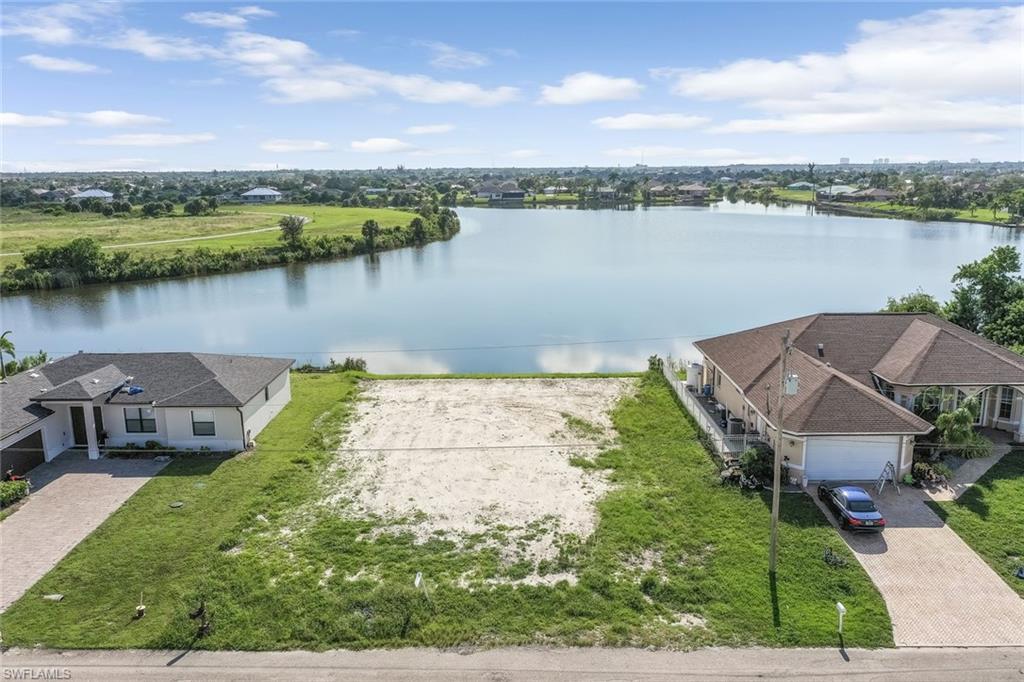 CAPE CORAL - Land