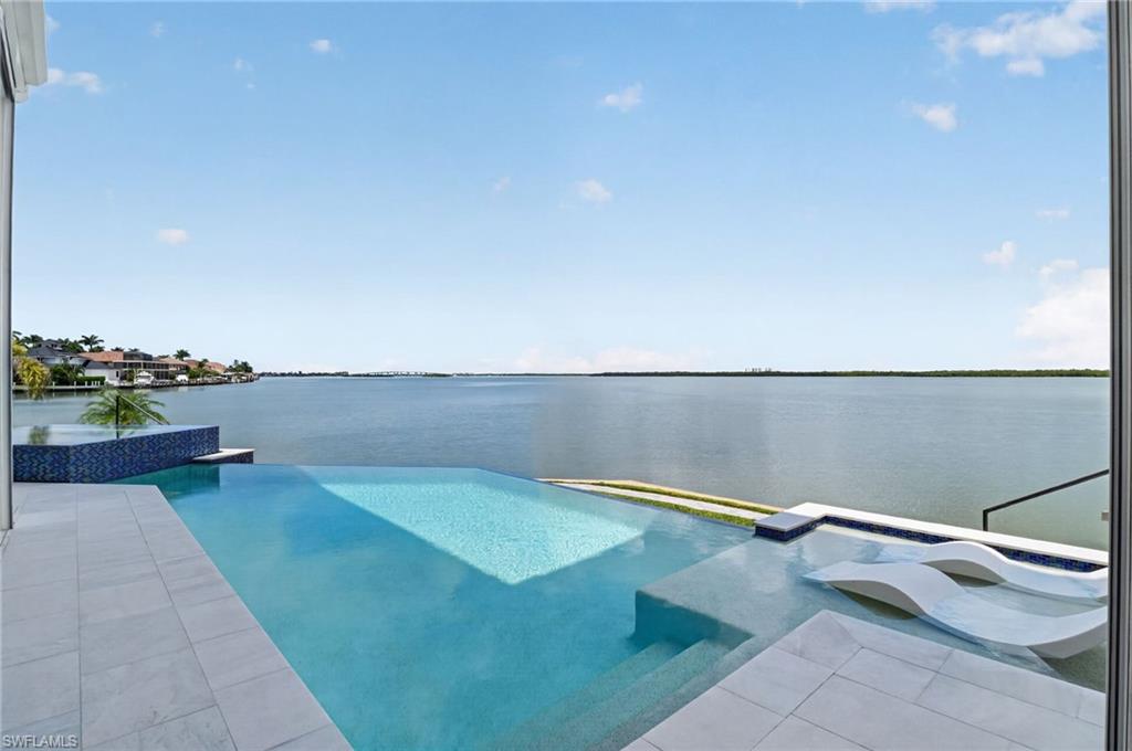 MARCO BEACH - Residential