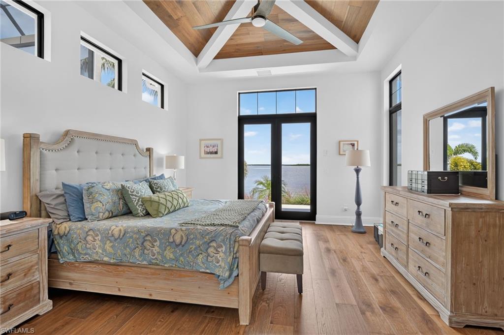 MARCO BEACH - Residential
