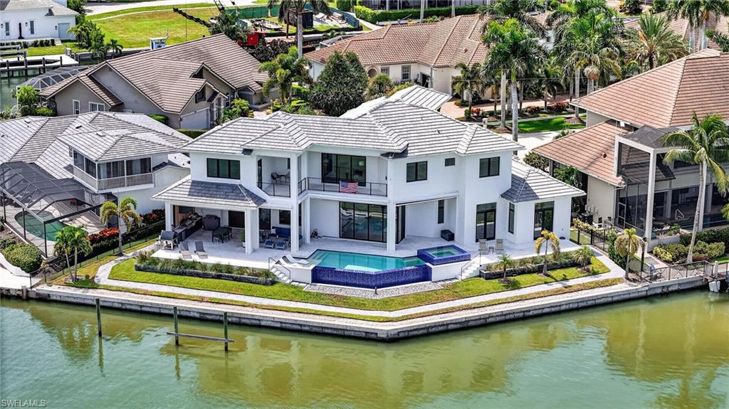 MARCO BEACH - Residential