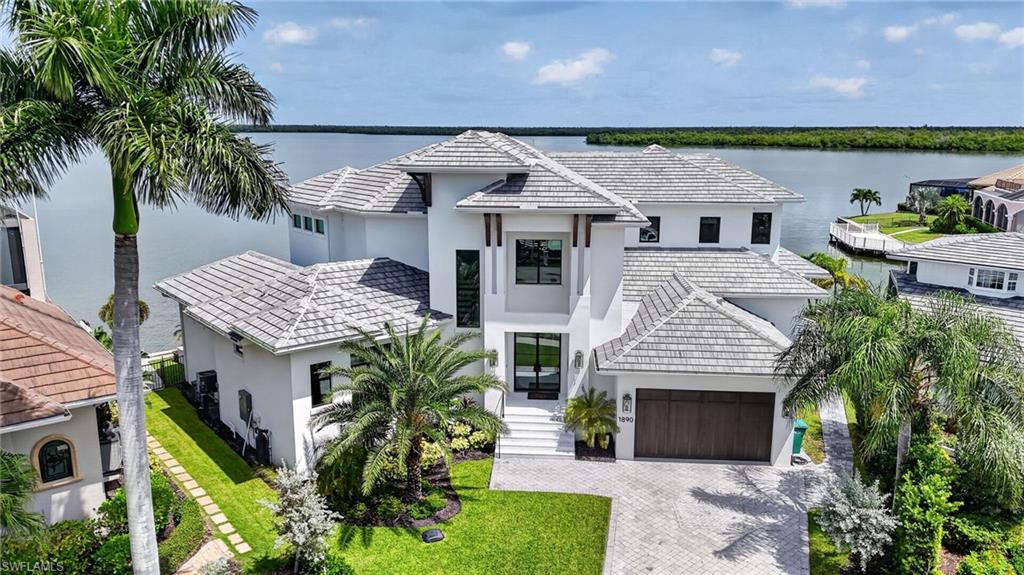 MARCO BEACH - Residential