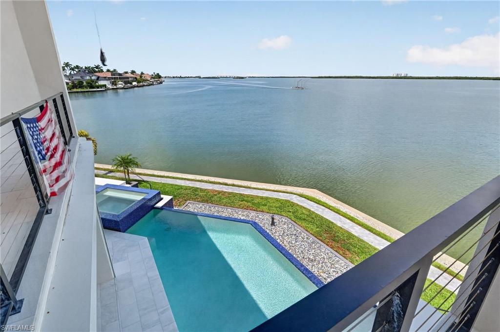 MARCO BEACH - Residential