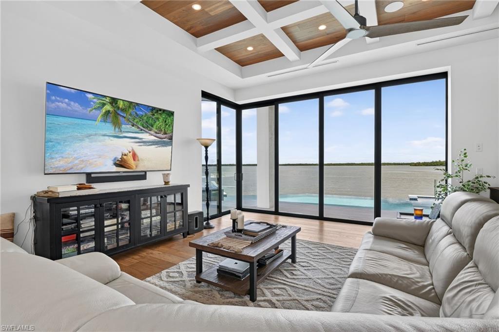 MARCO BEACH - Residential