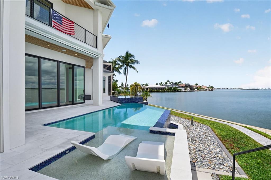 MARCO BEACH - Residential