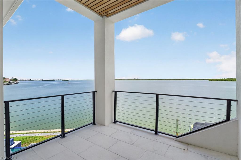 MARCO BEACH - Residential
