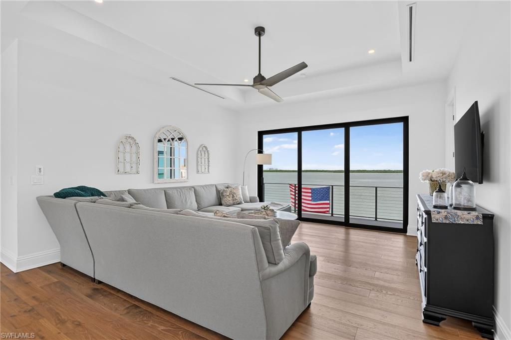 MARCO BEACH - Residential