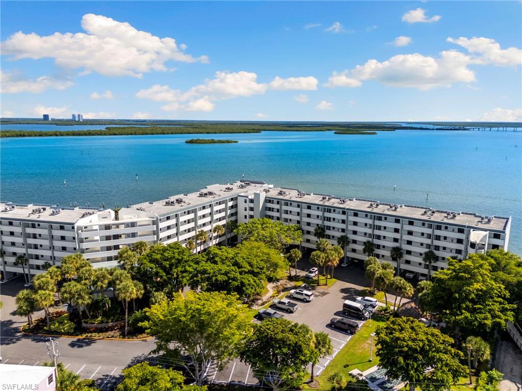 RIVERSIDE CLUB - Residential
